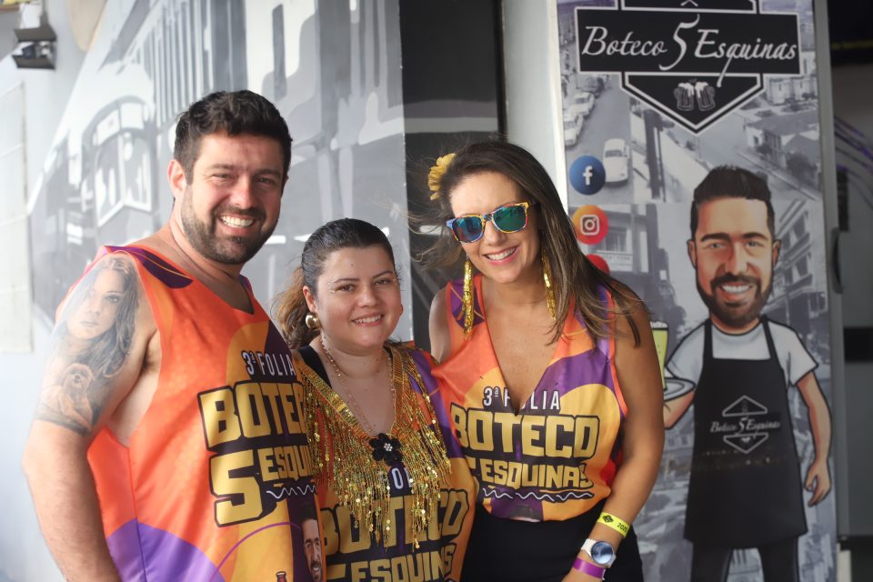Digão ao lado da esposa Vanessa e a jornalista Juliana Bontorim